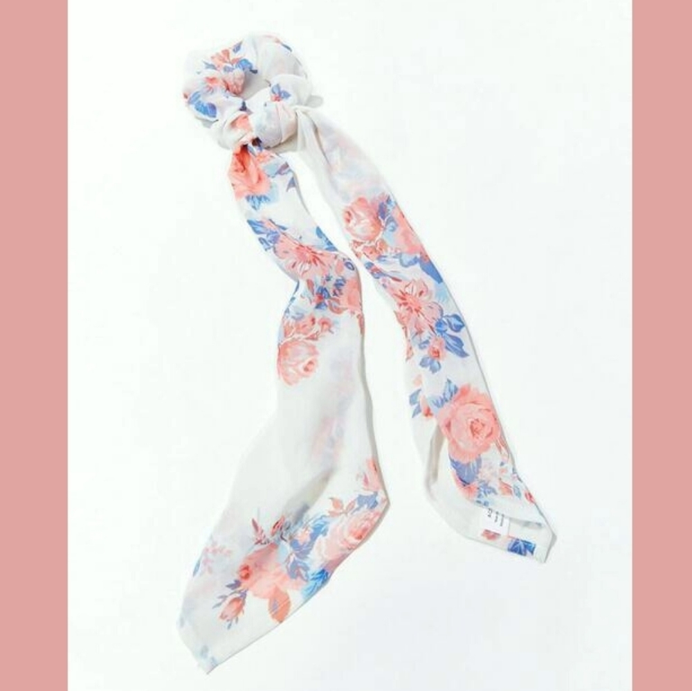 Forever 21 Floral Print Scrunchie Bow White Pink